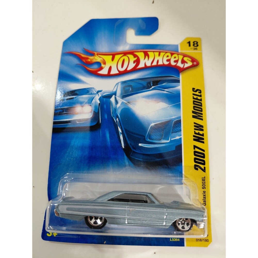 NIP Hot Wheels 2007 New Models 1:64 Die Cast 1964 Ford Galaxie 500XL B
